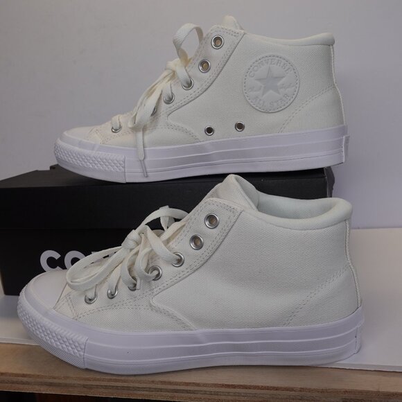 Converse Chuck Taylor Canvas White Mid Top Sneakers Men's 9 Women's 11 NEW - Picture 1 of 13